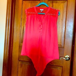 Coral short sleeve top